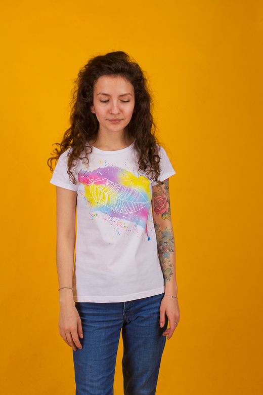 Футболка с росписью Feather madness