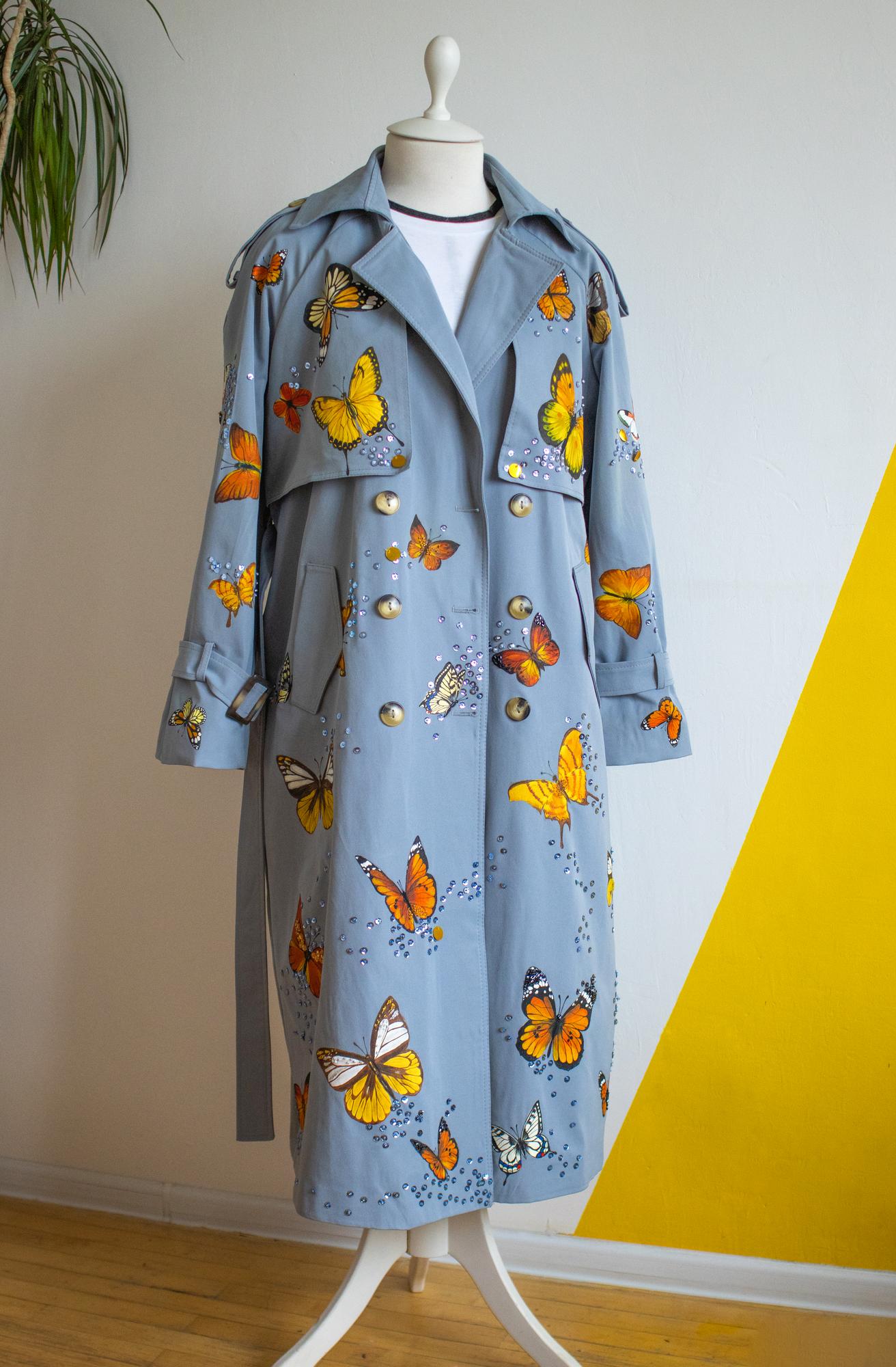 Тренч с росписью и вышивкой - Бабочки