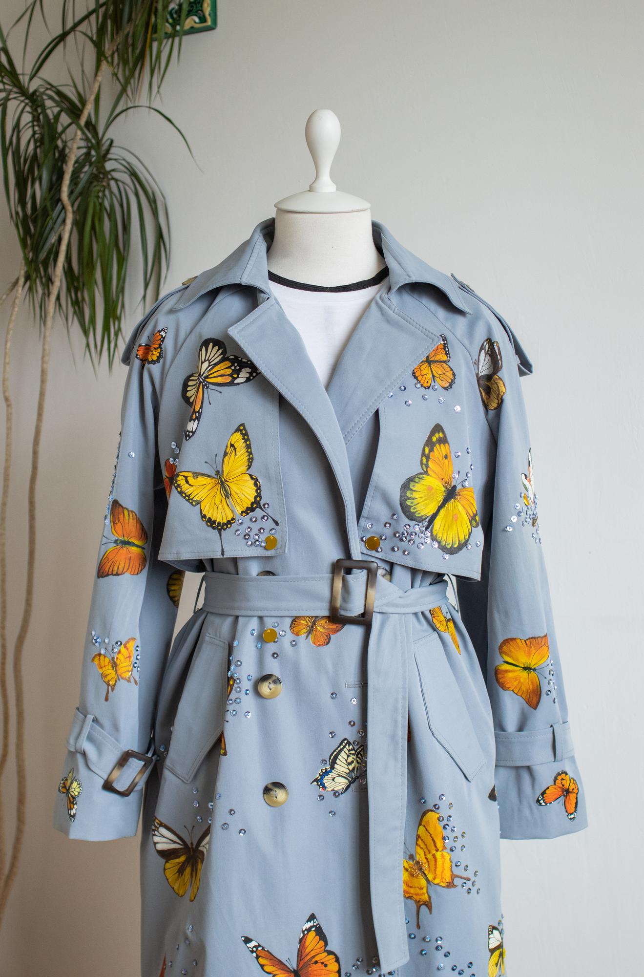 Тренч с росписью и вышивкой - Бабочки