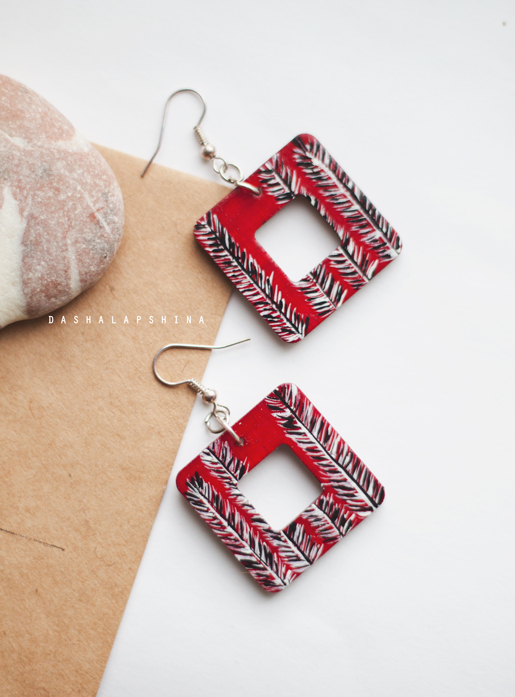 Квадратные серьги с росписью "Оперение"