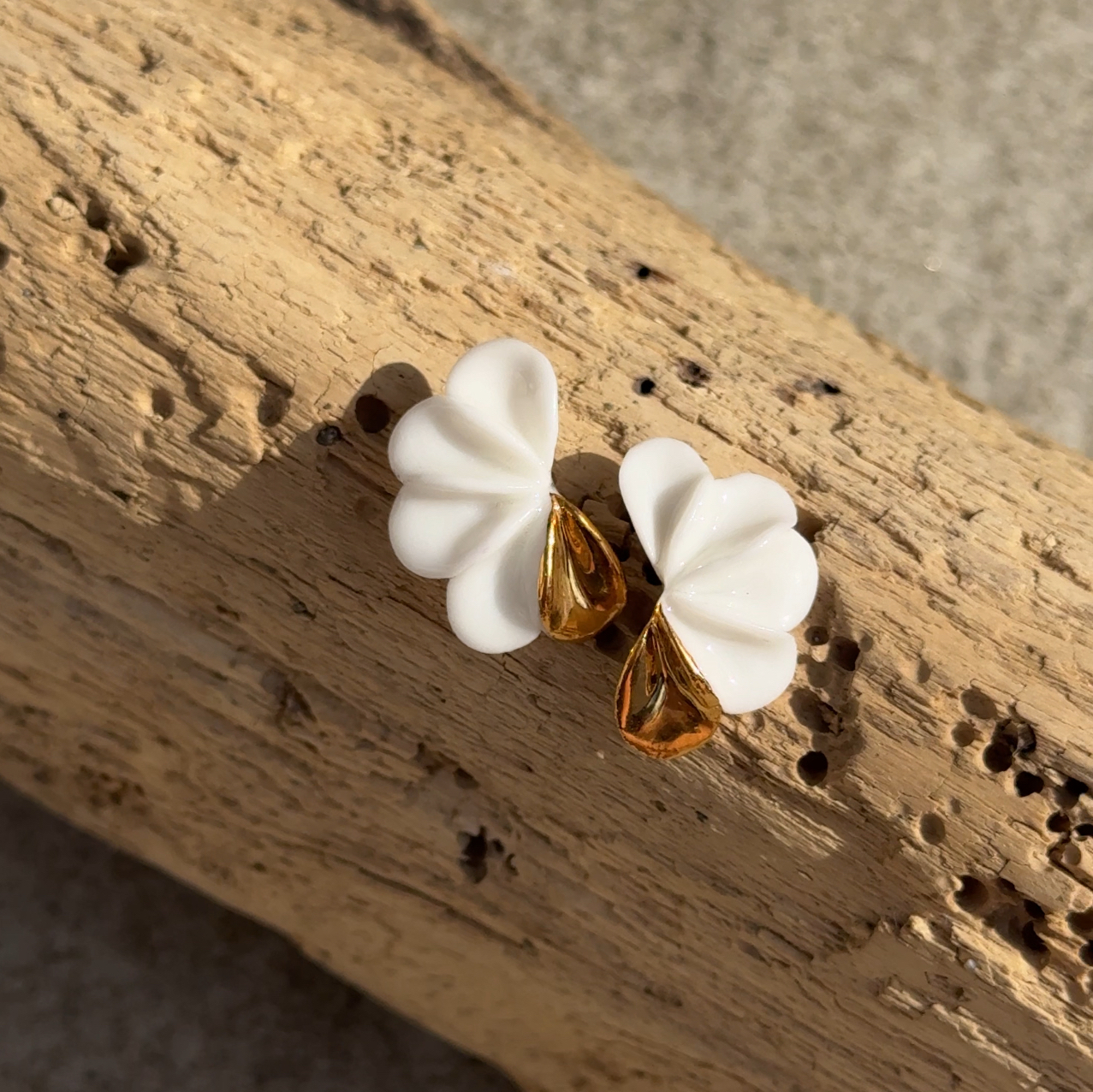 Серьги "Радостная"белые