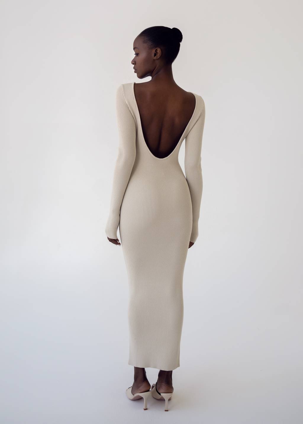 Open back knitted dress