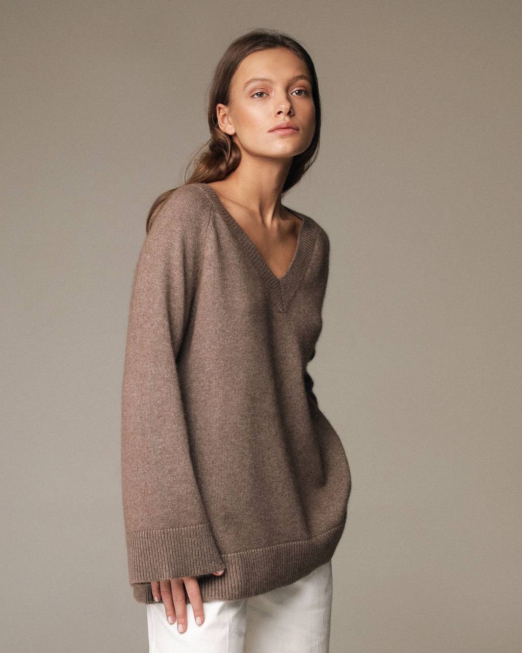 Extremely soft wool V-neck jumper