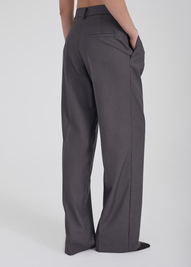 Pleated low waist trousers