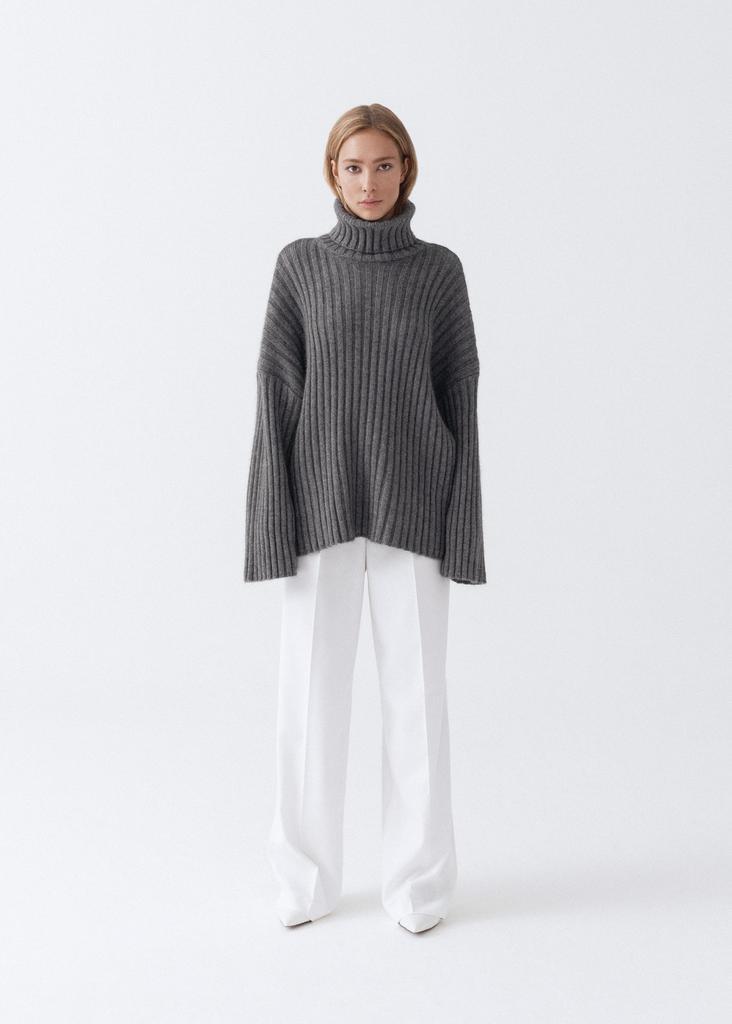 100% wool oversized turtleneck sweater