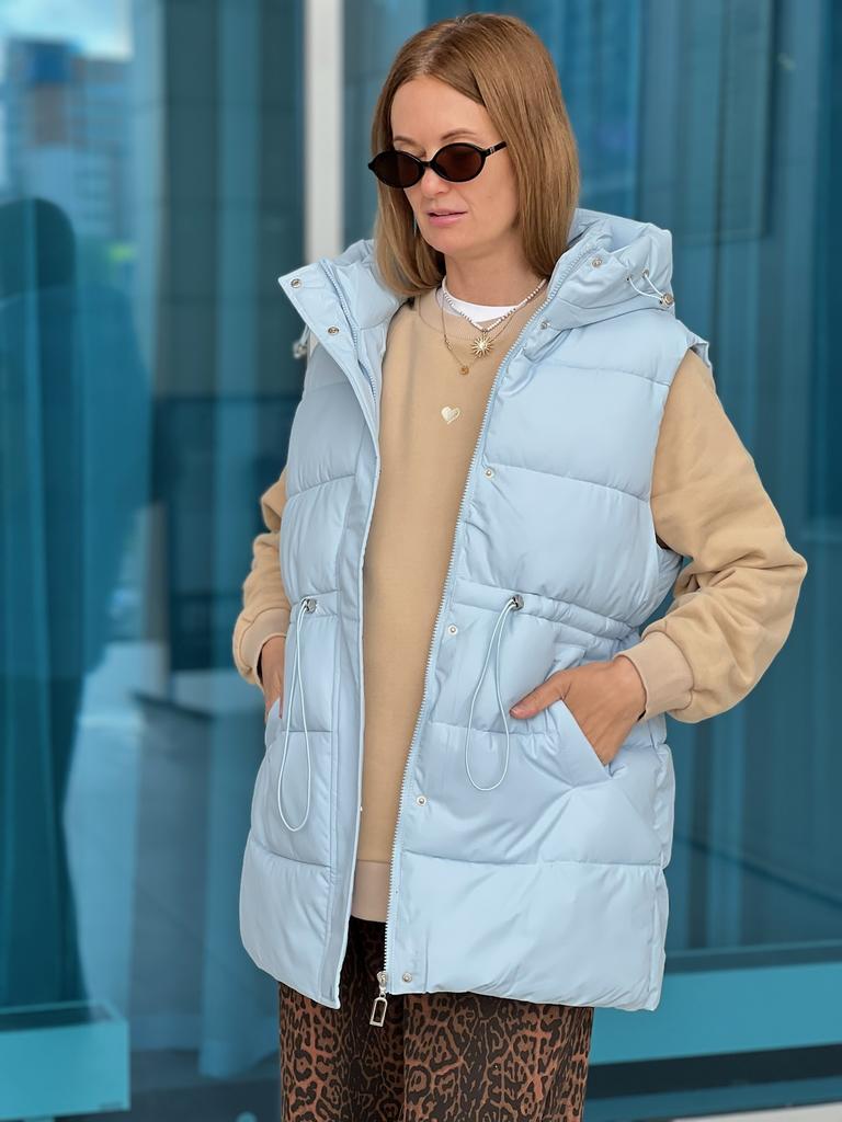 Жилет с капюшоном