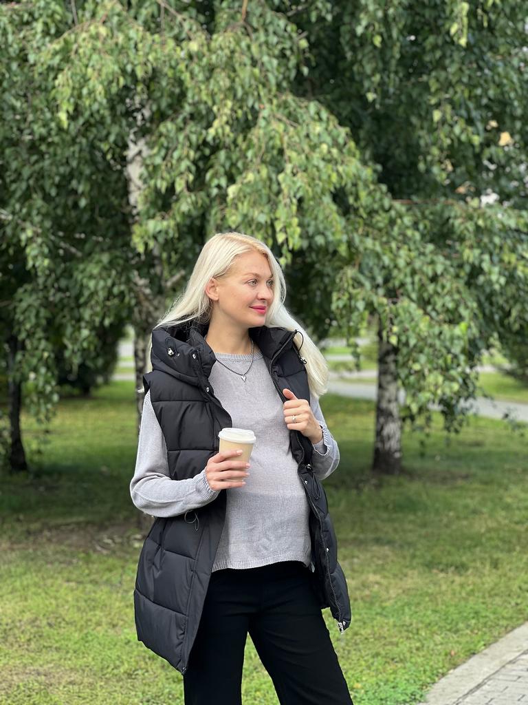 Жилет с капюшоном