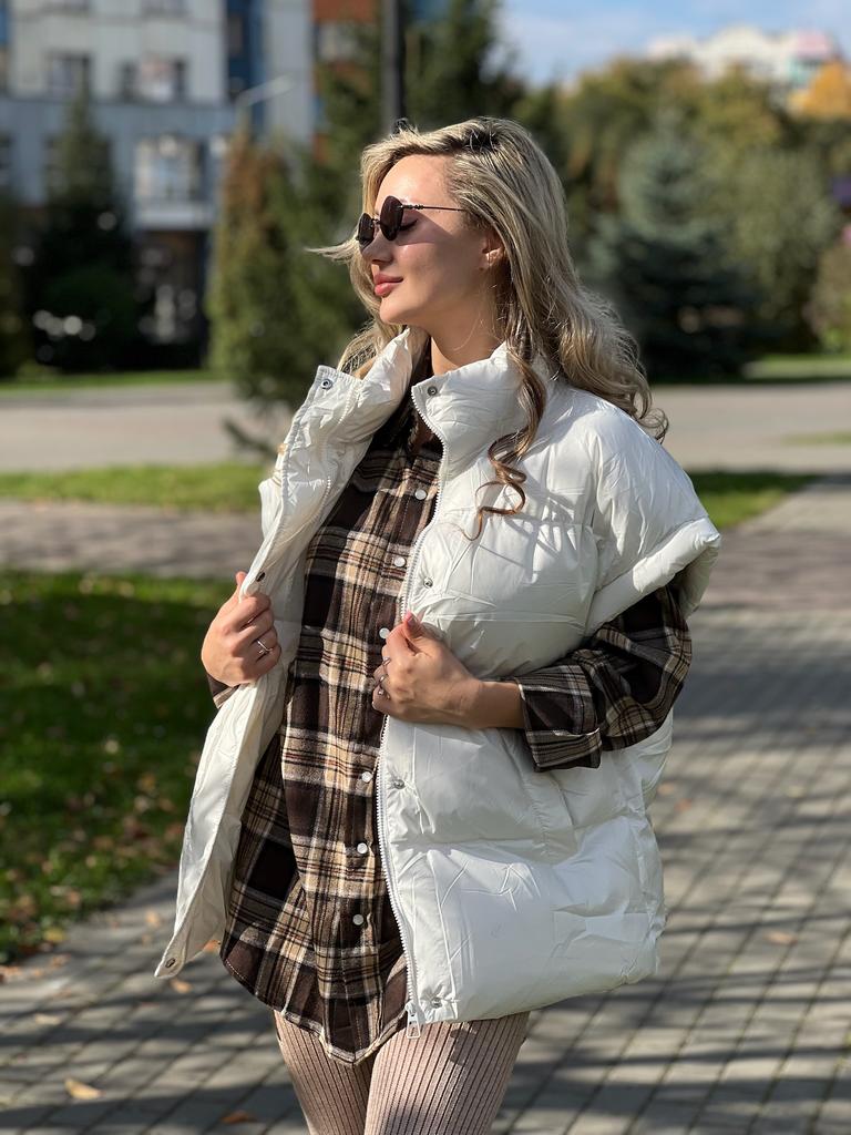 Жилет жемчужно-белый с поясом