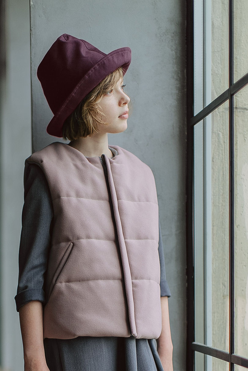 Жилетка детская пудровая (пальтовая)