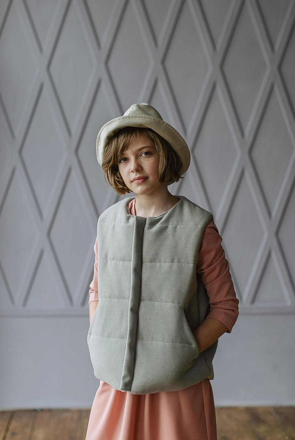 Жилетка детская серая (пальтовая)