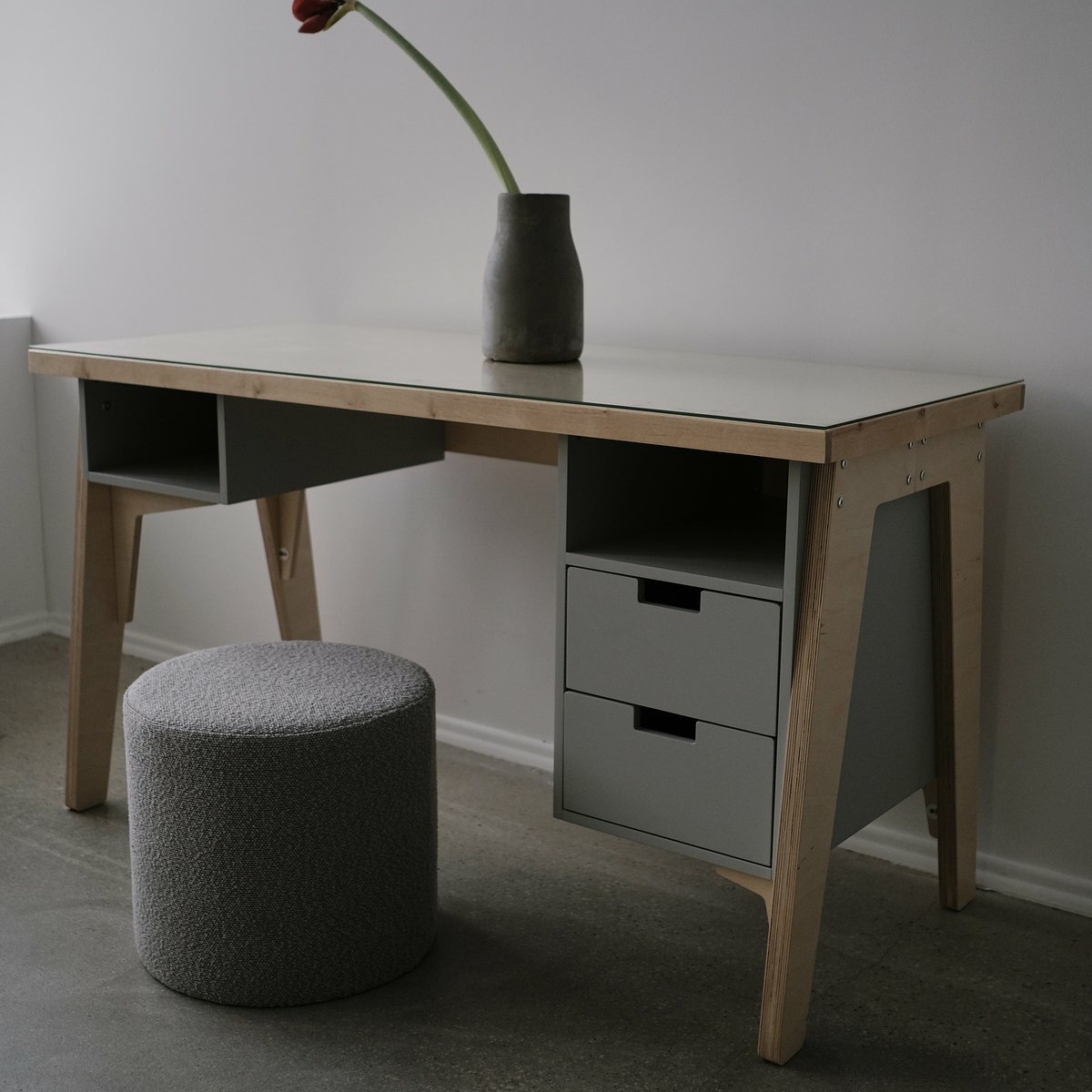 Стол письменный Kit Maxi со стеклом