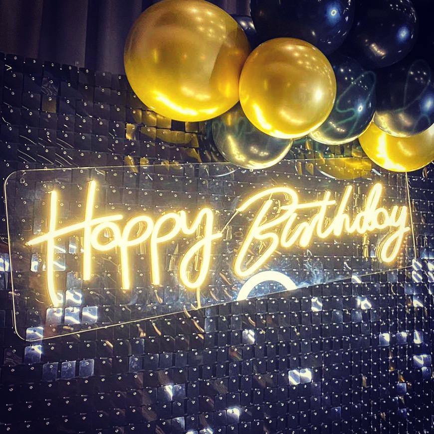 Неоновая вывеска Happy birthday