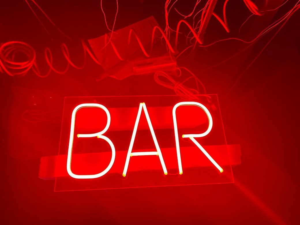 Надпись из неона "BAR" 29*50 см