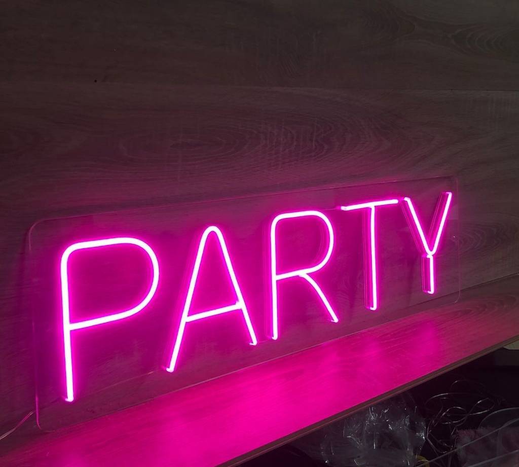 Неоновая вывеска Party