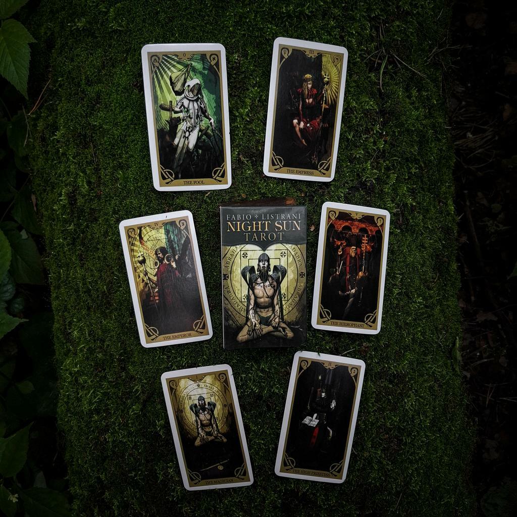 Таро Ночного Солнца (Night Sun Tarot)