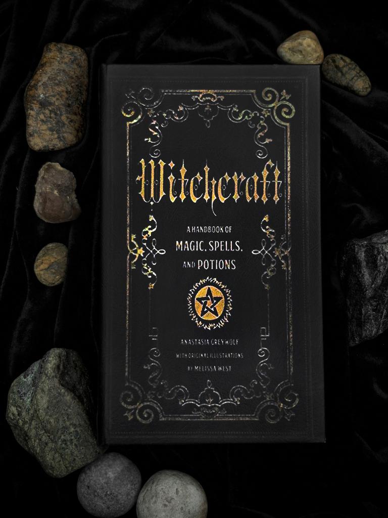 Шкатулка книга-сейф «Заклинания и зелья»