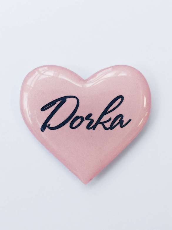 Значок в форме сердца "Дочка"