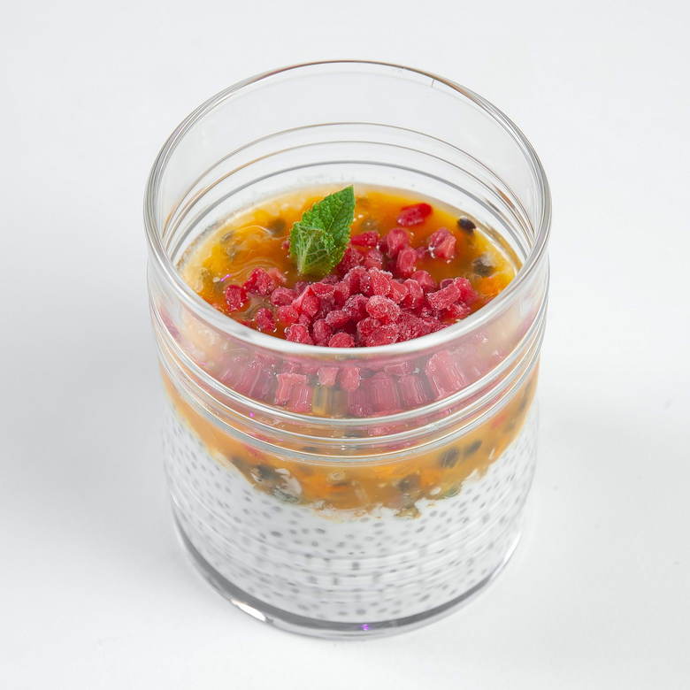 чиа-пудинг с маракуйей