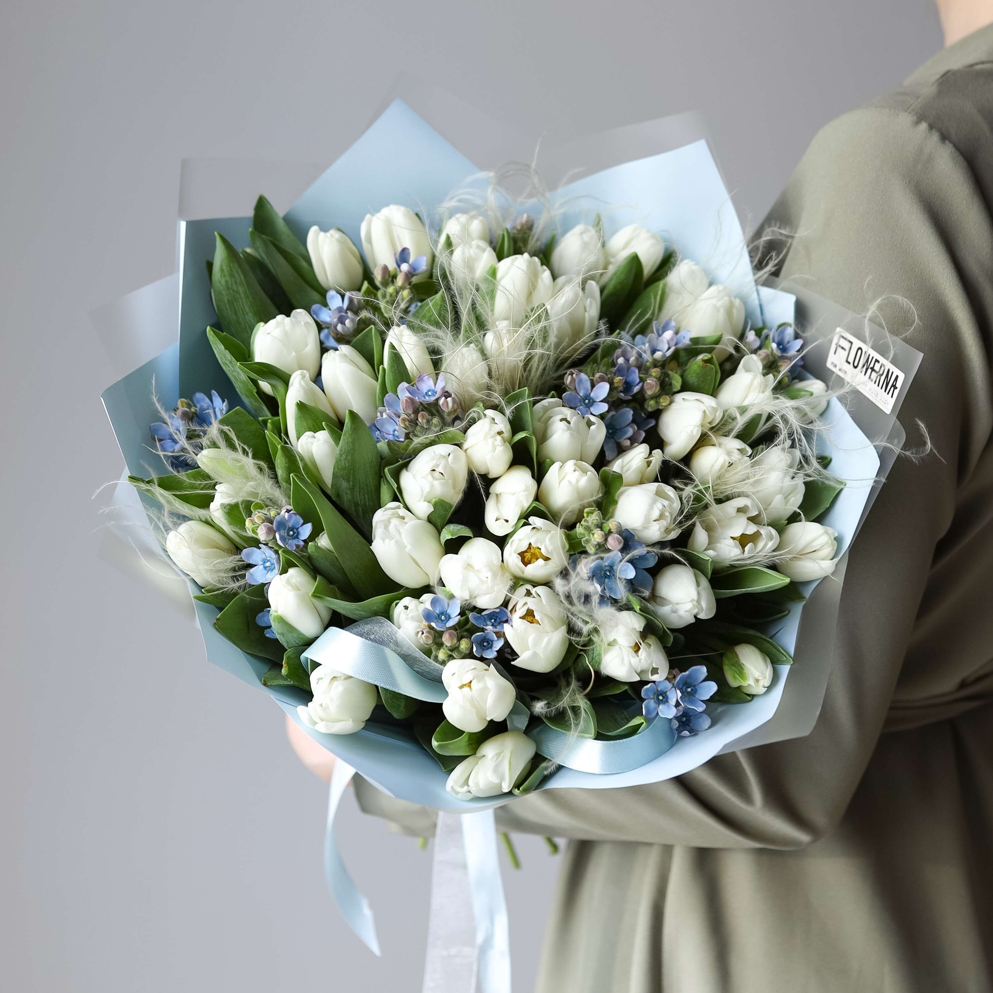 Дуо-букет белые тюльпаны, оксипеталум и стифа