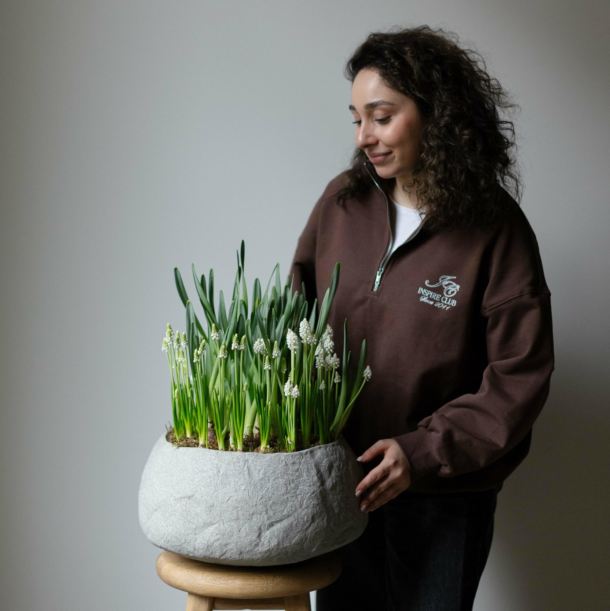 Боул с мускари и нарциссами