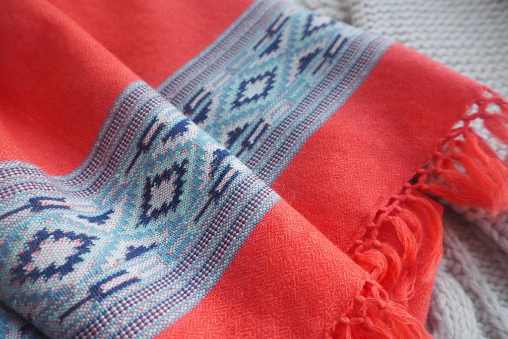 Шарф из шерсти мериноса Peach Echo