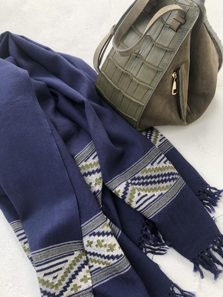 Большой шарф из шерсти мериноса Kobalt Navy Blue