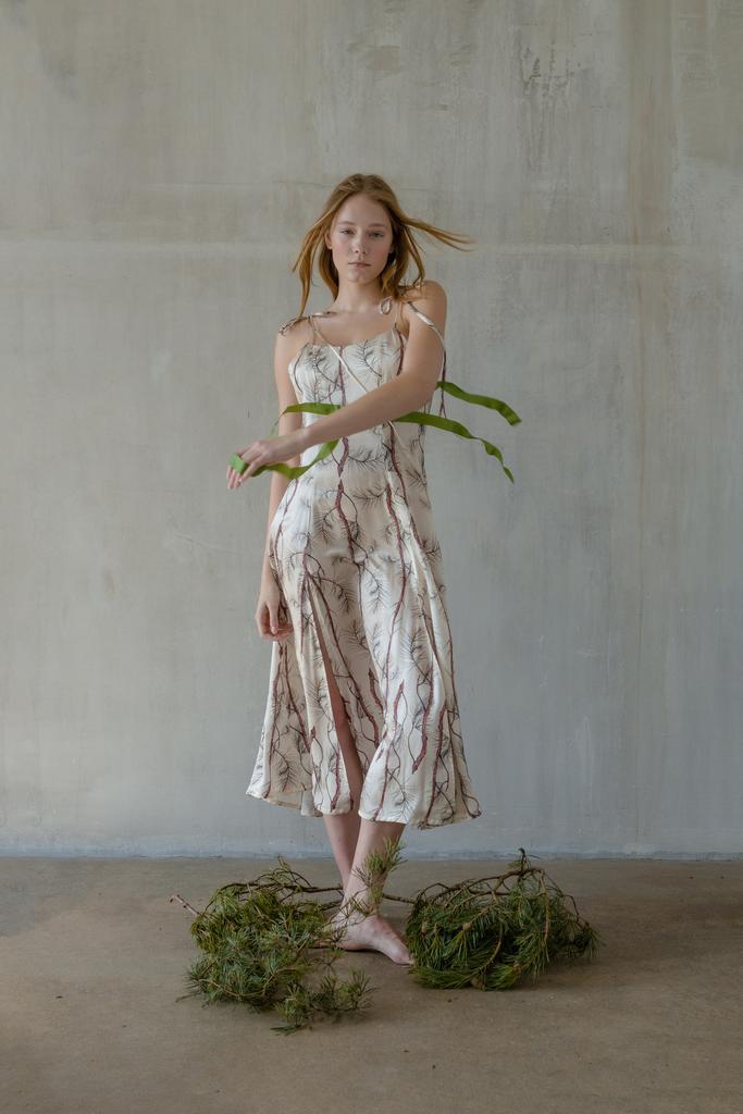 Шелковое платье с принтом Веточки /Silk dress with Twigs print