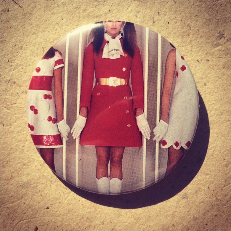 Красное платье