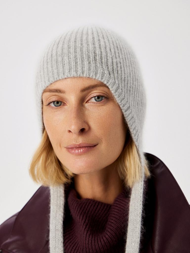 Чепчик с пайетками светло-серый