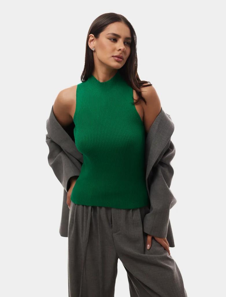 Топ вязаный