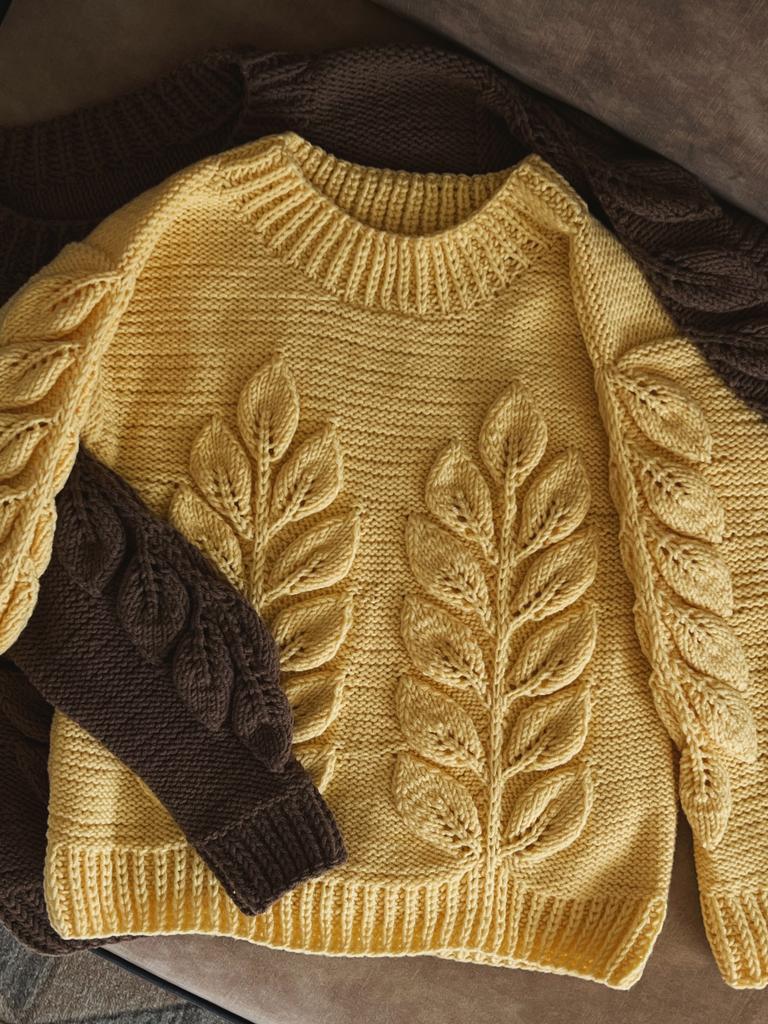 Свитер с листьями, лимонный