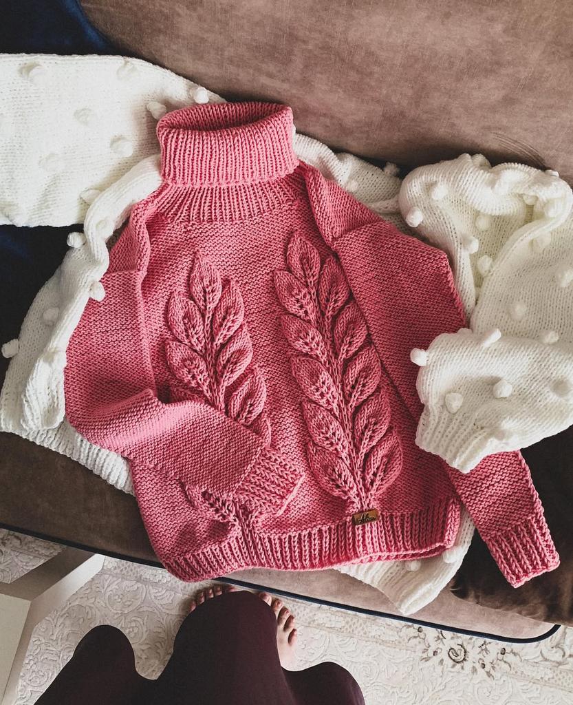 Свитер с листьями, розовый