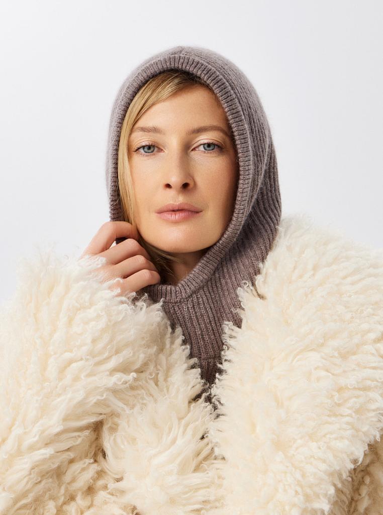 Капюшон с ангорой кофейный