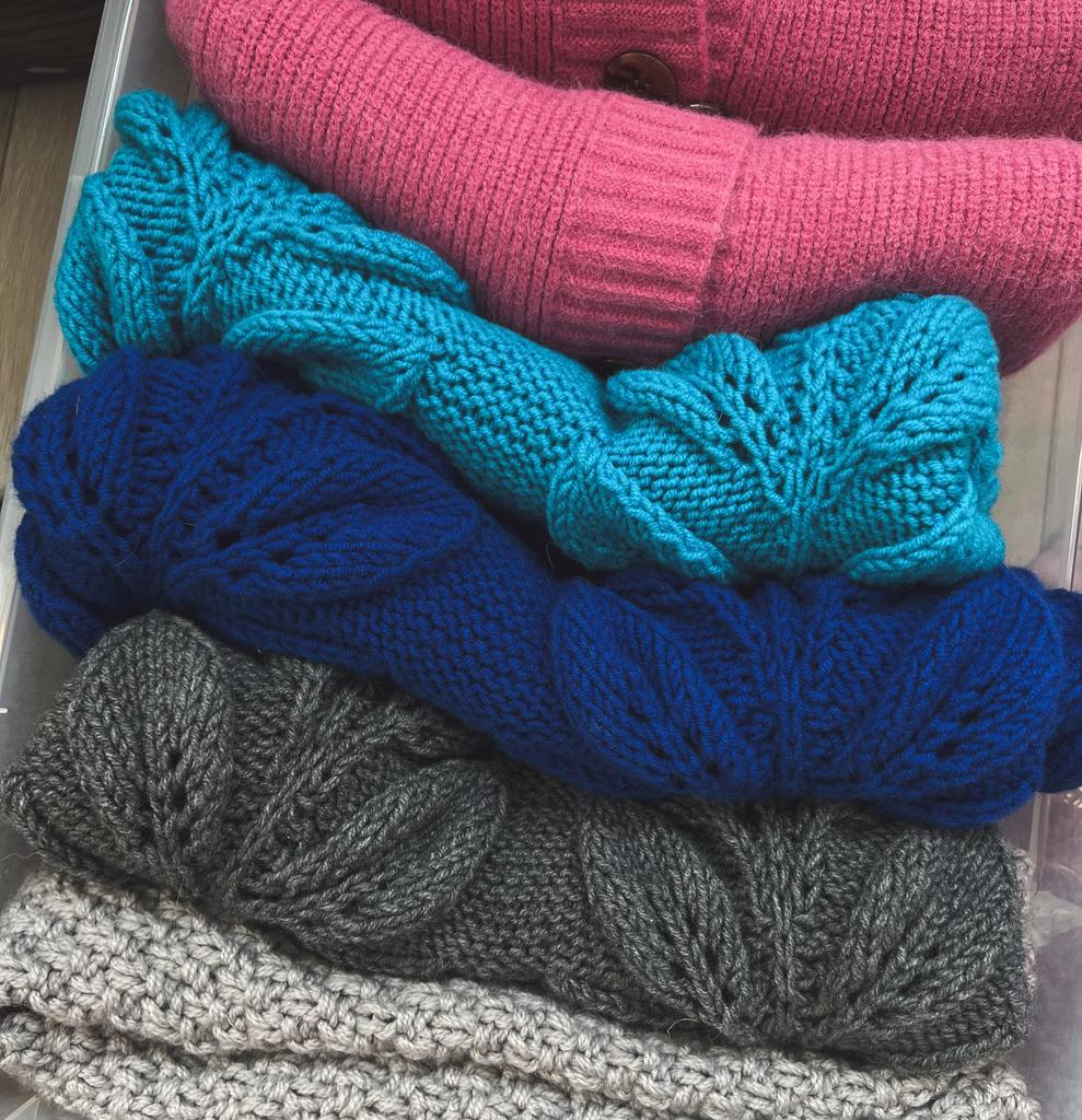 Свитер с листьями, тиффани