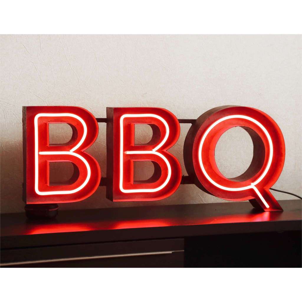 Неоновая вывеска BBQ