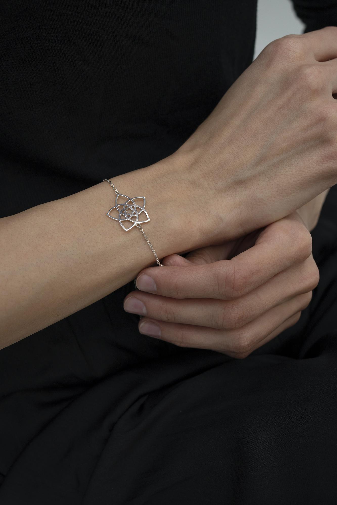 Браслет Venus Flower (Цветок Венеры)