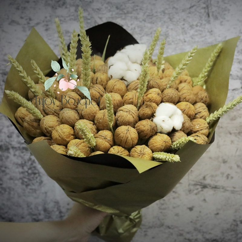 Оригинальный ореховый букет "Для бизнесмена", 30 см