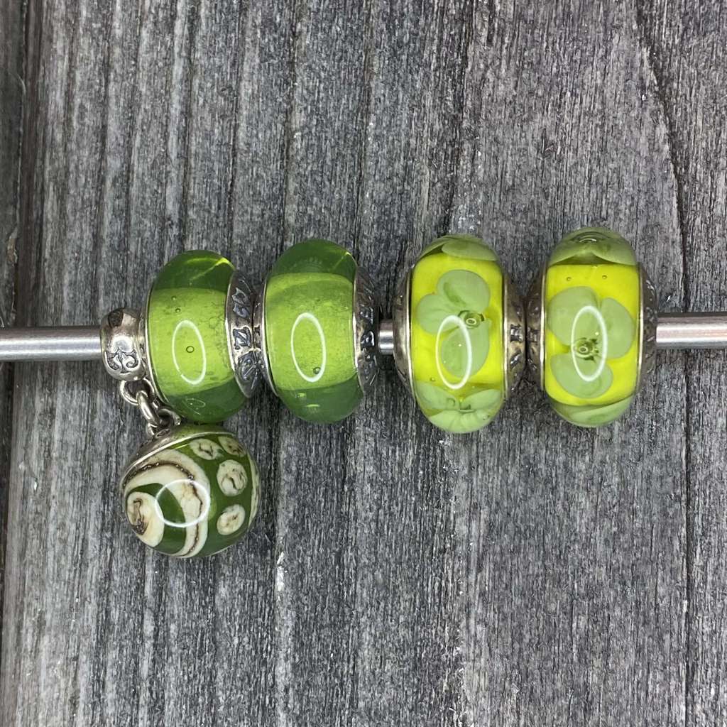 Live Black Friday Row 23