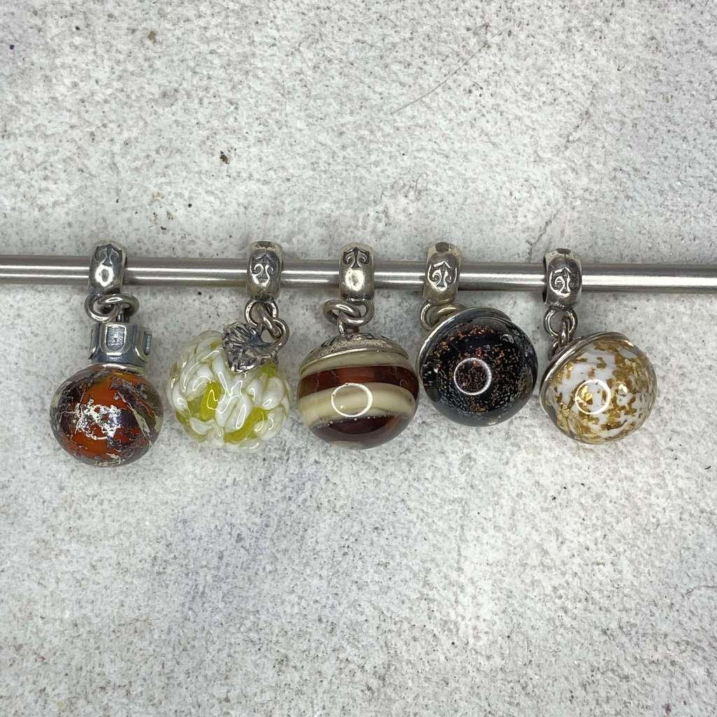 Live December DANGLES Row 10