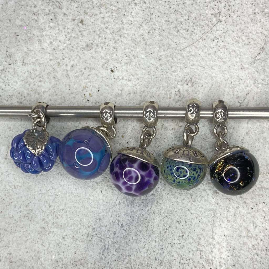 Live December DANGLES Row 15