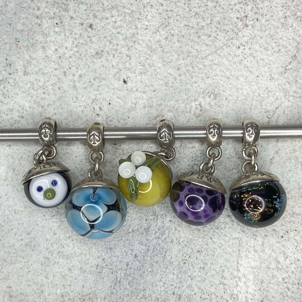 Live December DANGLES Row 17