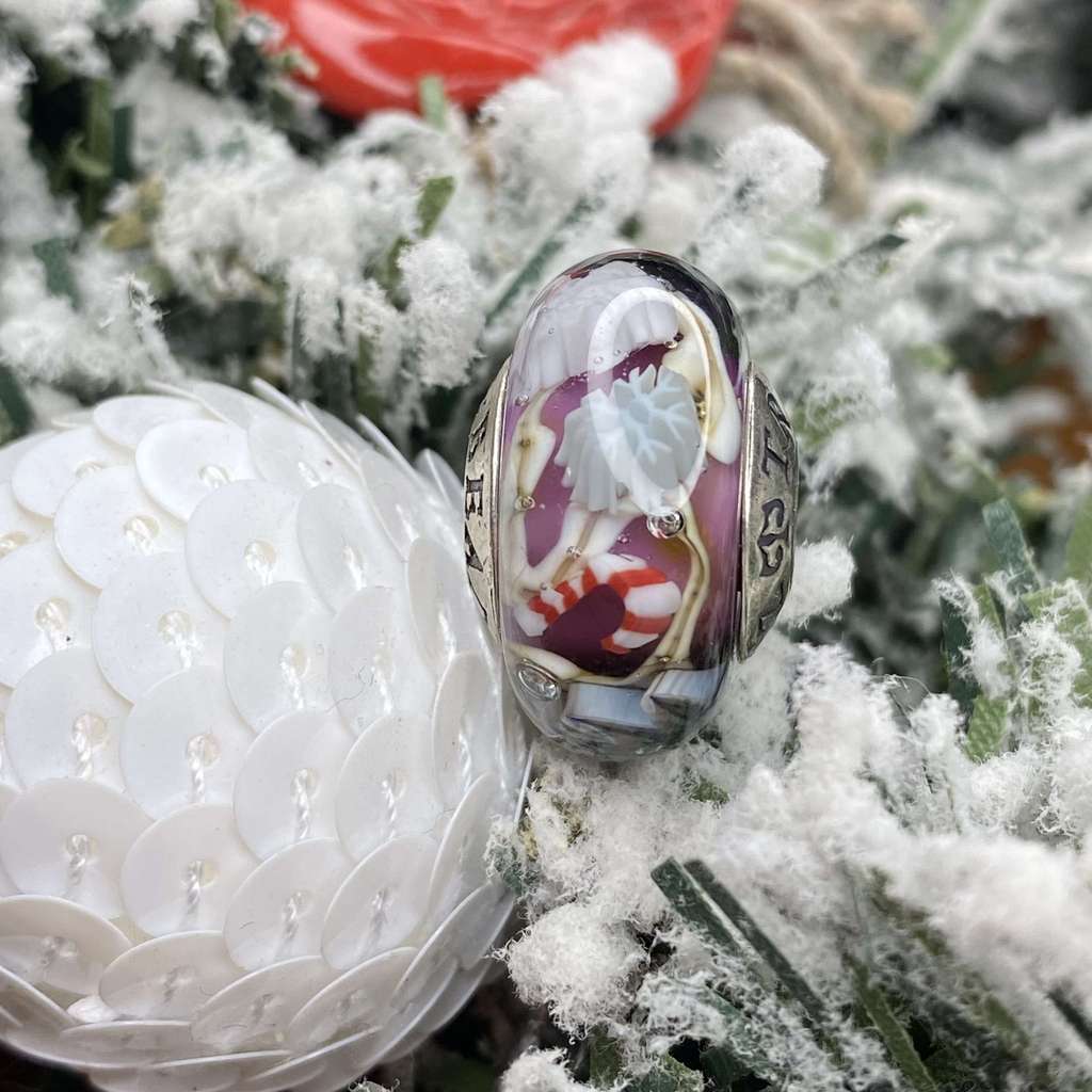 Saturday AQUARIUM  20 plum sheep