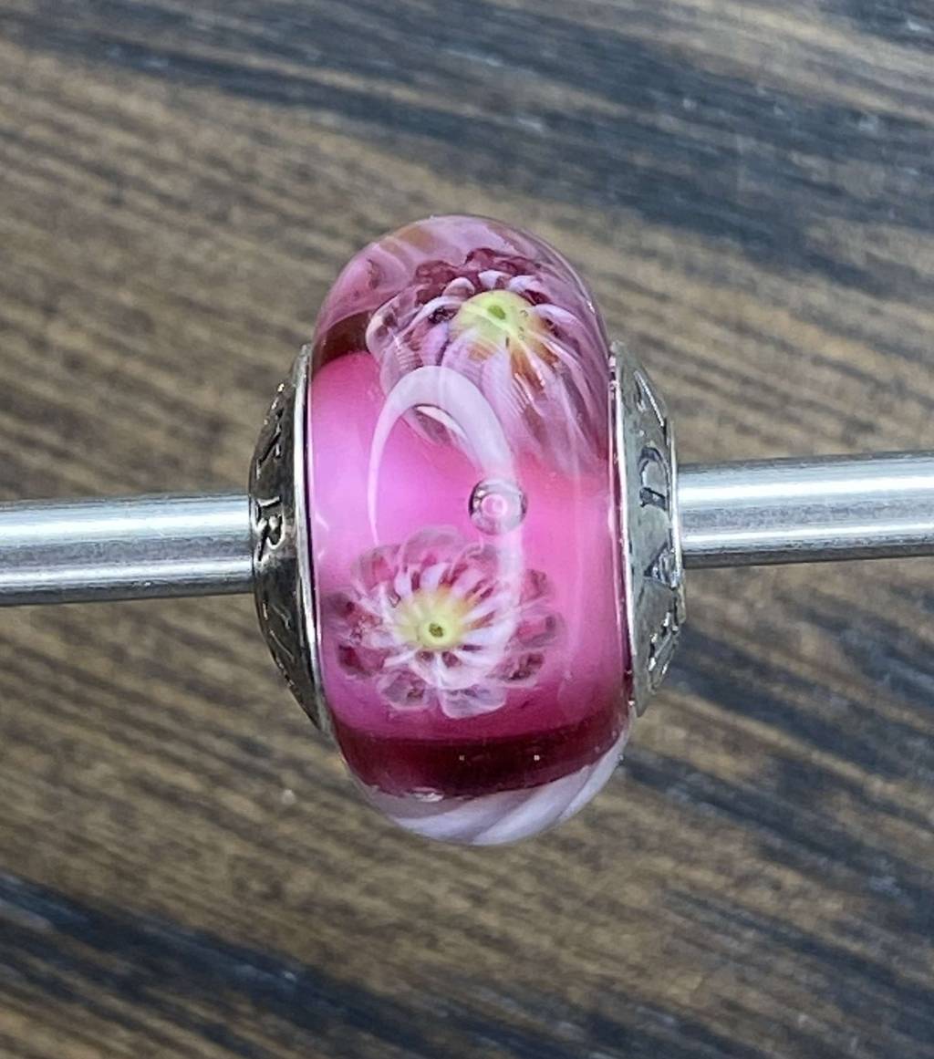 Sat AQUARIUM 3 hot pink and flowers