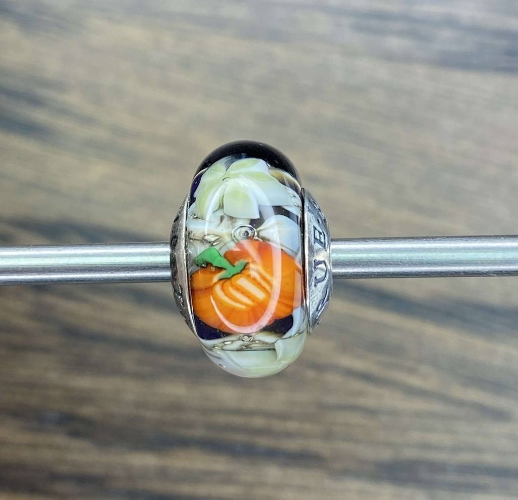 Sun AQUARIUM  4 Halloween pumpkins and leaves