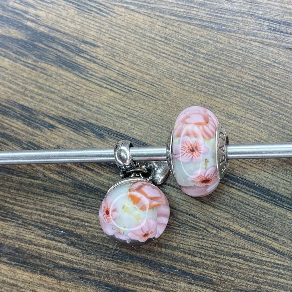 Sat AQUARIUM set 2 pink flowers and hearts on linen