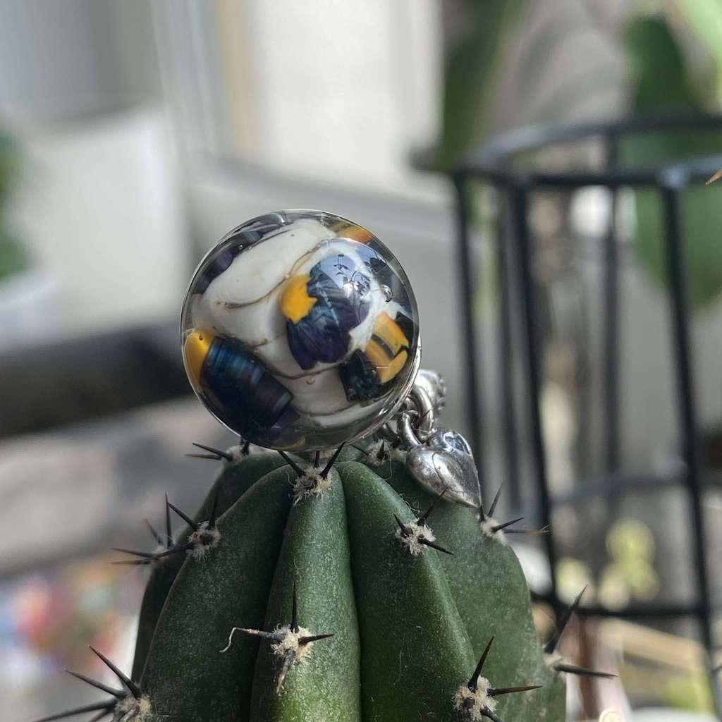 AQUARIUM  DANGLE 1 sunflowers on ivory
