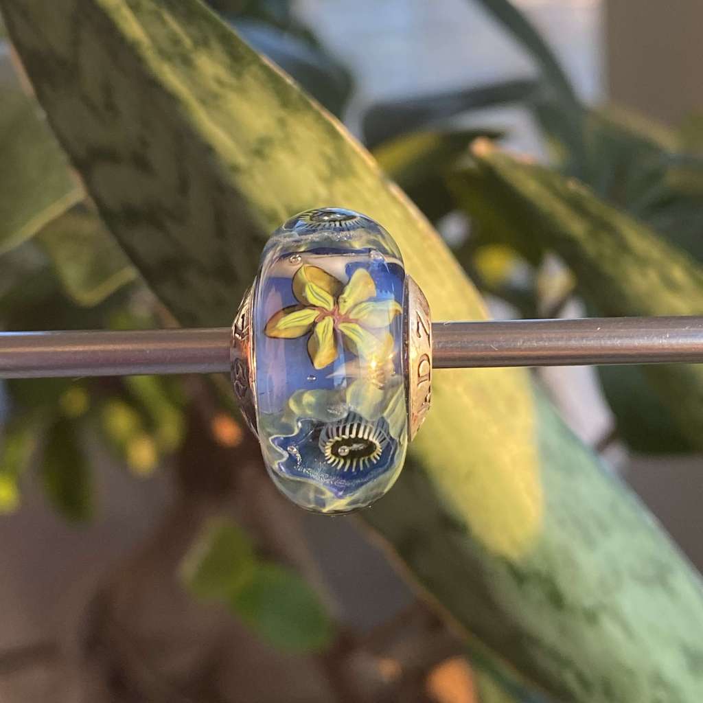 AQUARIUM 34 blue poppy on blue