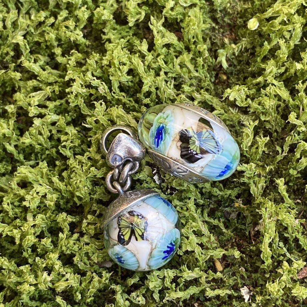 AQUARIUM  SET 12 blue flowers on ivory