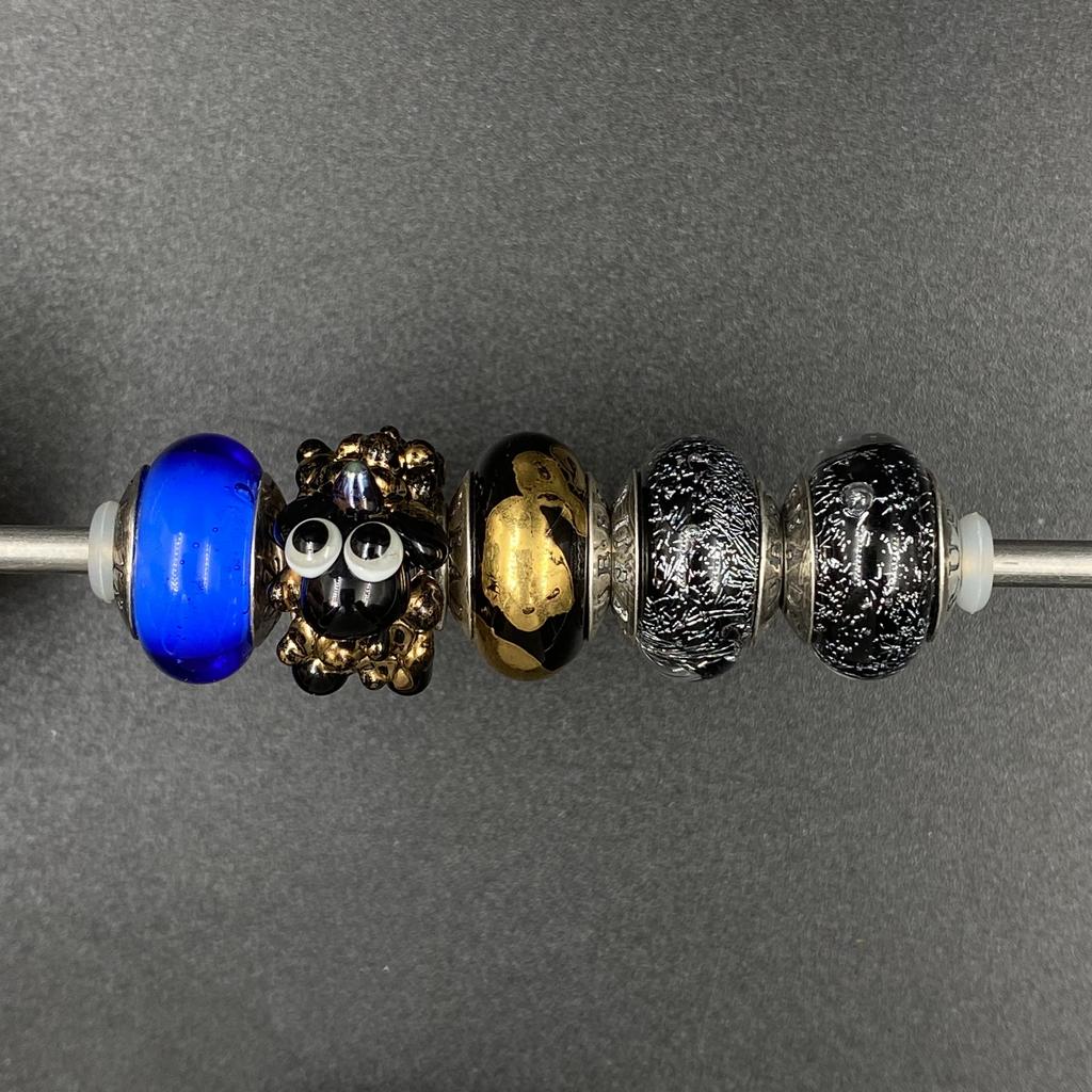 CHRISTMAS Fri Row 12