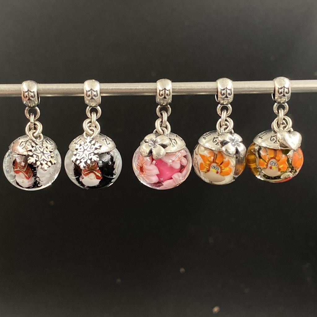 CHRISTMAS Fri Row 13